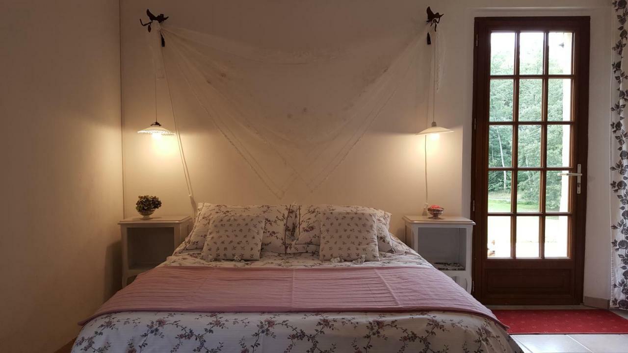 Chambres D'Hotes La Joubertie Salon エクステリア 写真